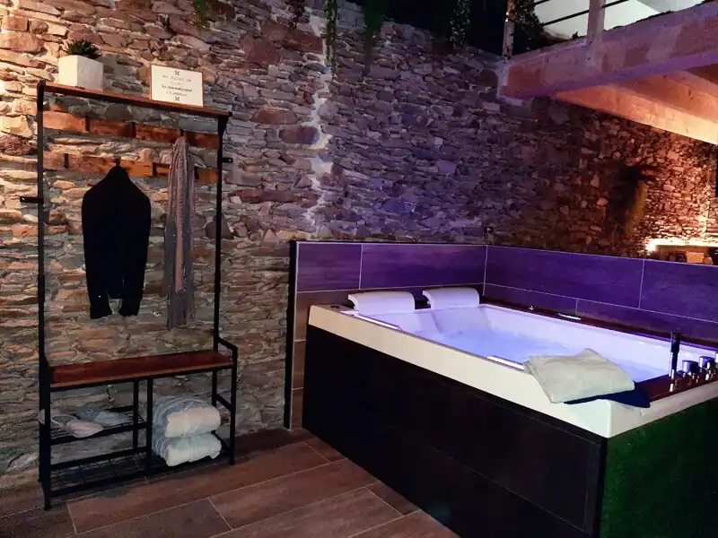 le-refuge-heric-maison-chambre-hotes-nantes-spa-sauna-spa-baignoire-double